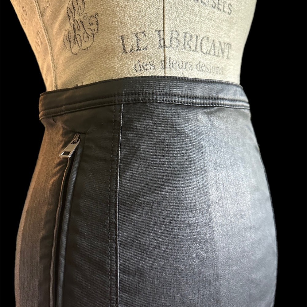 NWT Burberry pencil skirt